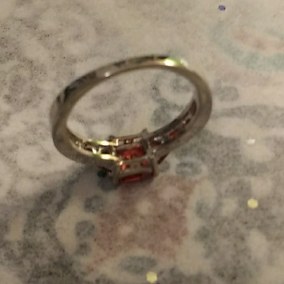 FASHION WOMENS PRINCESS RED 💍 RING - Picture 5 of 5
